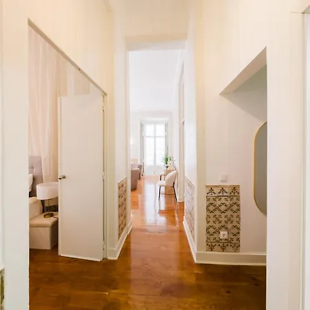 Апартаменты Luxury 5br Castle Views In Heartoflisbon *