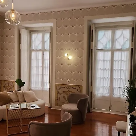 5Br Escape Castle Vibes & Scenic Lift Views Лиссабон