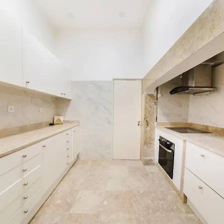 Luxury 5Br Apt Central Lisbon, Castle Views Wac Διαμέρισμα *