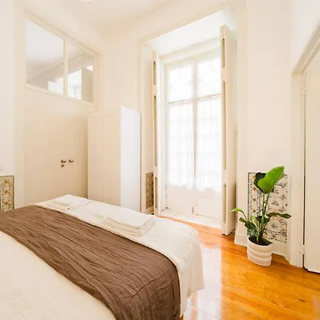 Luxury 5Br Apt Central Lisbon, Castle Views Wac Διαμέρισμα *