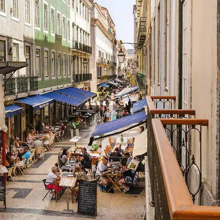 5Br Escape Castle Vibes & Scenic Lift Views Lägenhet Lisboa