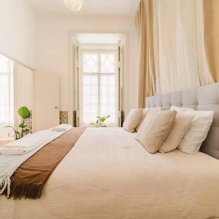 Apartment Luxury 5br Castle Views In Heartoflisbon Lisbon