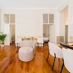 Luxury 5br Castle Views In Heartoflisbon Lizbona