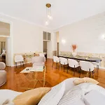 Luxury 5br Castle Views In Heartoflisbon Apartament Lizbona